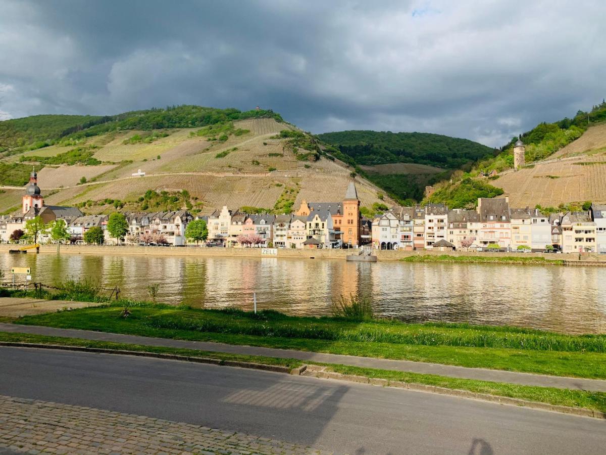 Wein Und Gaestehaus Scheid Санкт-Альдегунд Экстерьер фото